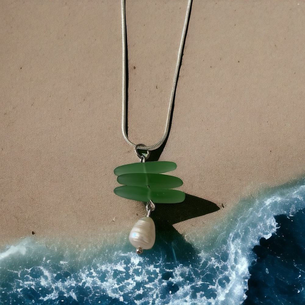 Elegant Green Sea Glass and Pearl Pendant Necklace